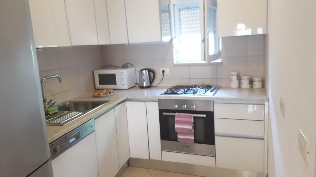 Apartmani Zilic Dugi Rat Zewnętrze zdjęcie
