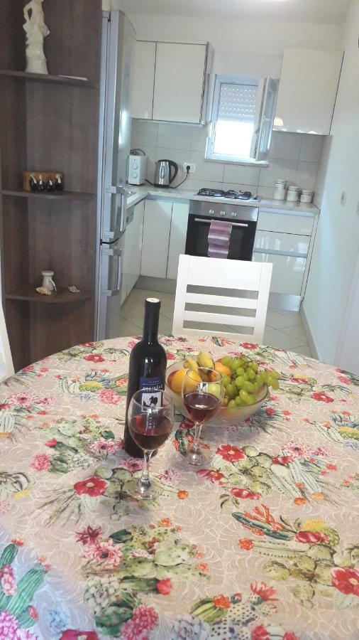 Apartmani Zilic Dugi Rat Zewnętrze zdjęcie
