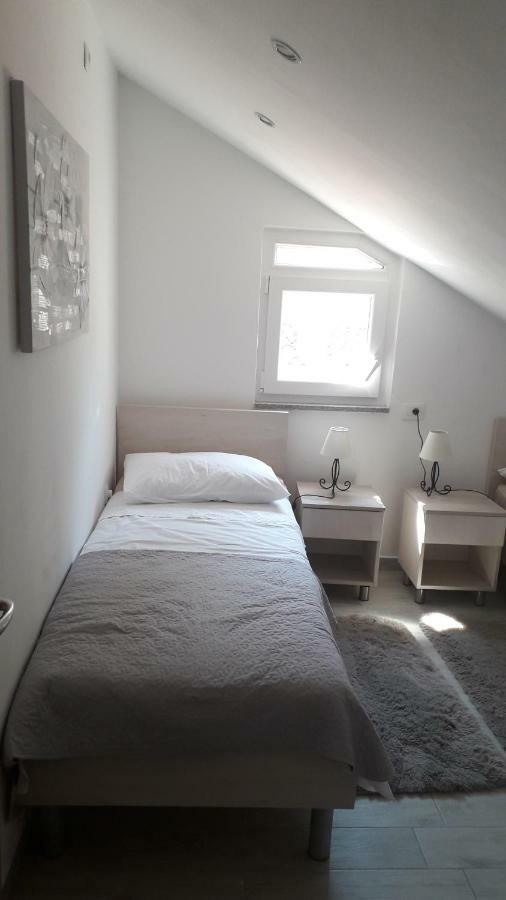 Apartmani Zilic Dugi Rat Zewnętrze zdjęcie